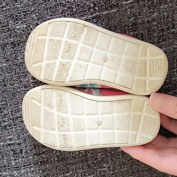 TOMS Slip-on Floral Sneakers - T5 - Picture 5 of 6